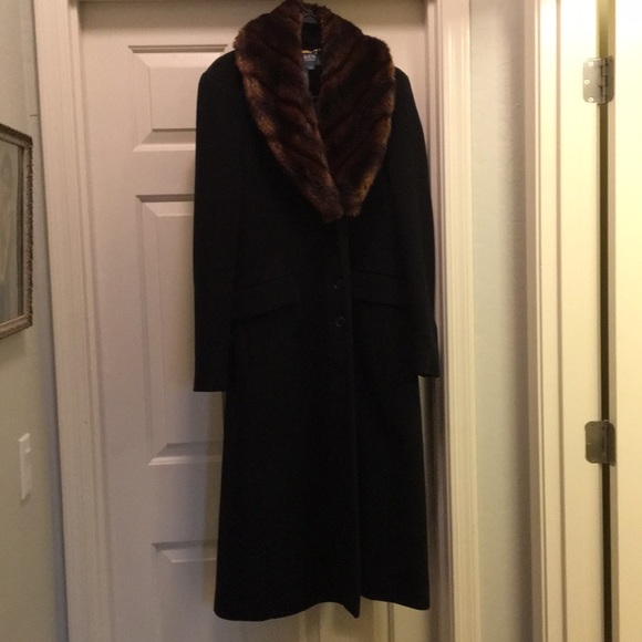 Lauren Ralph Lauren Jackets & Blazers - Cashmere dress coat with fur collar